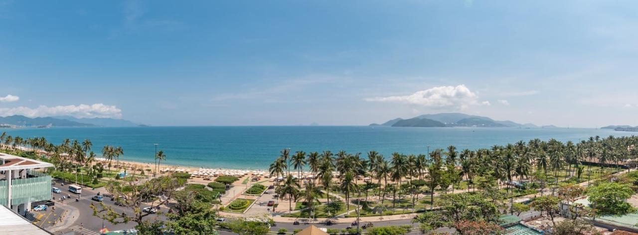 Golden Lotus Central Hotel Nha Trang Buitenkant foto